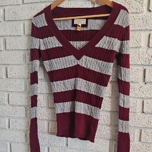 American Eagle Outfitters Burgundy and Gray V-Neck Sweater